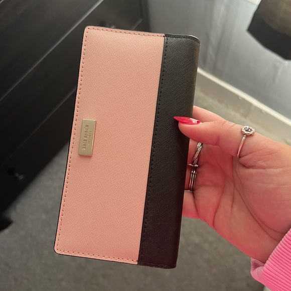 Kate Spade Wallet - Picture 1 of 4